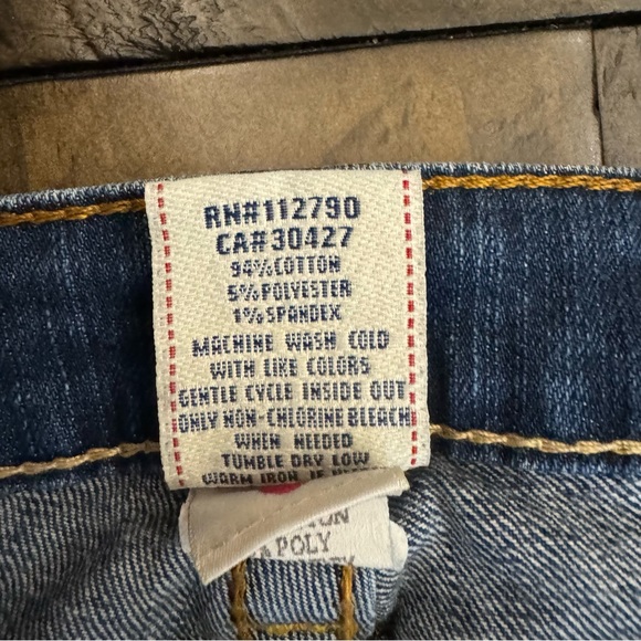 Women’s True Religion Flare Jeans - Picture 4 of 5